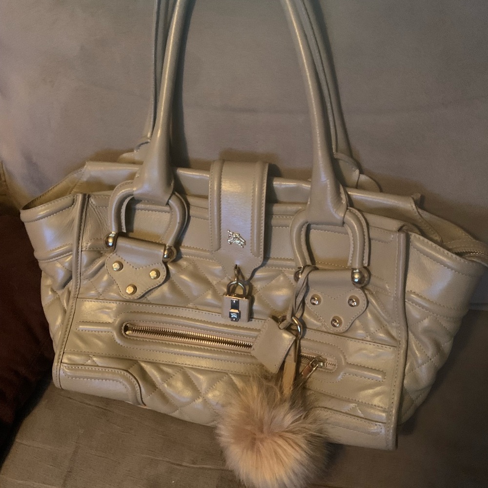 Burberry ladies bag - Picture 2 of 7